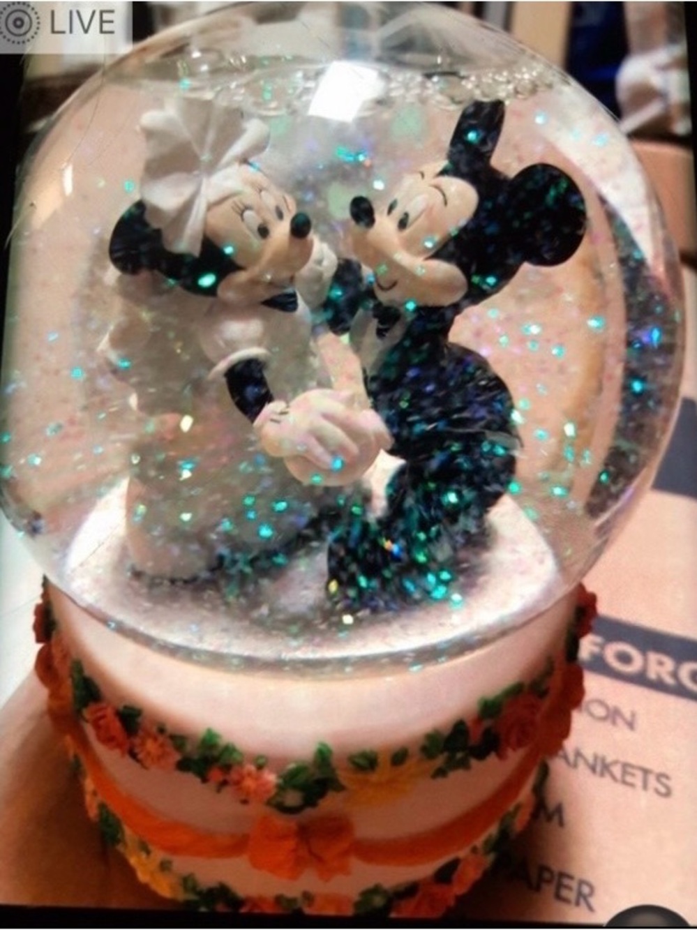 Disney Mickey & Minnie musical Wedding Snow Globe